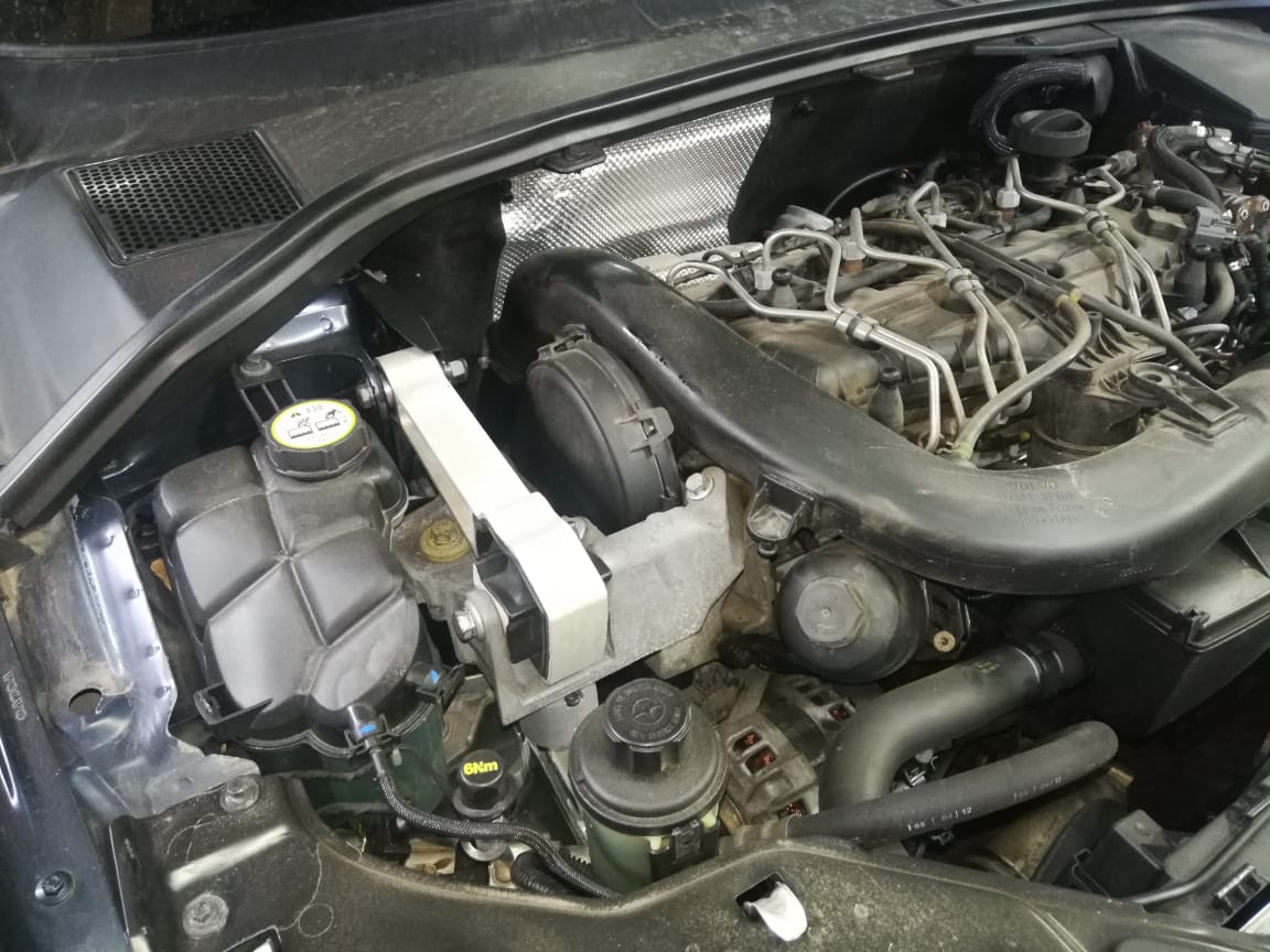 замена помпы вольво хс90