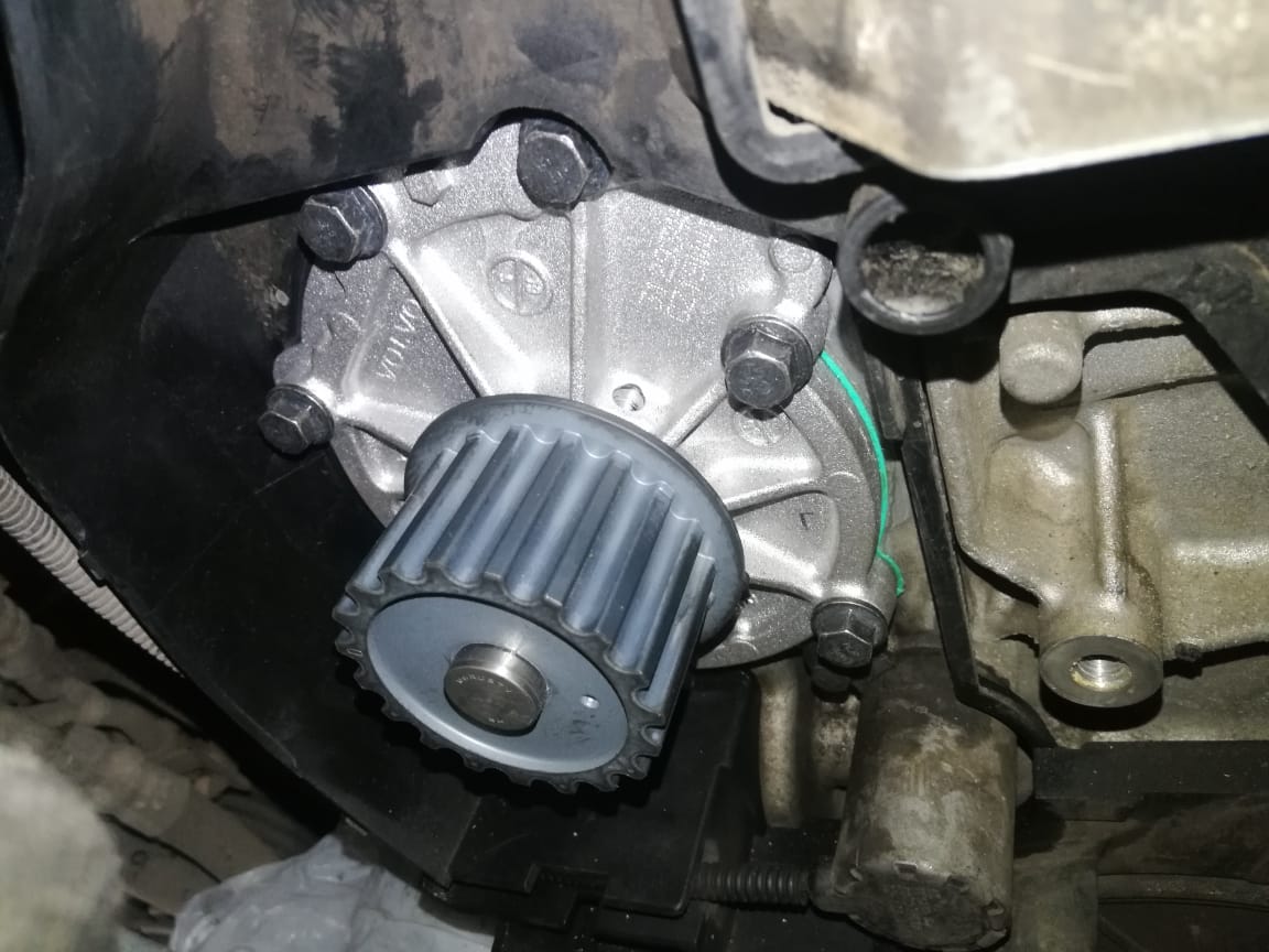 вольво замена помпы