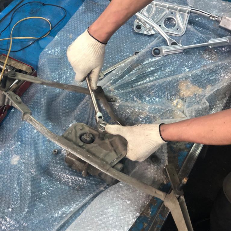 замена механизма стеклоочистителя на volvo