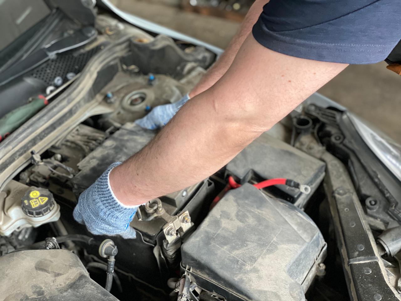 замена аккумулятор вольво хс60