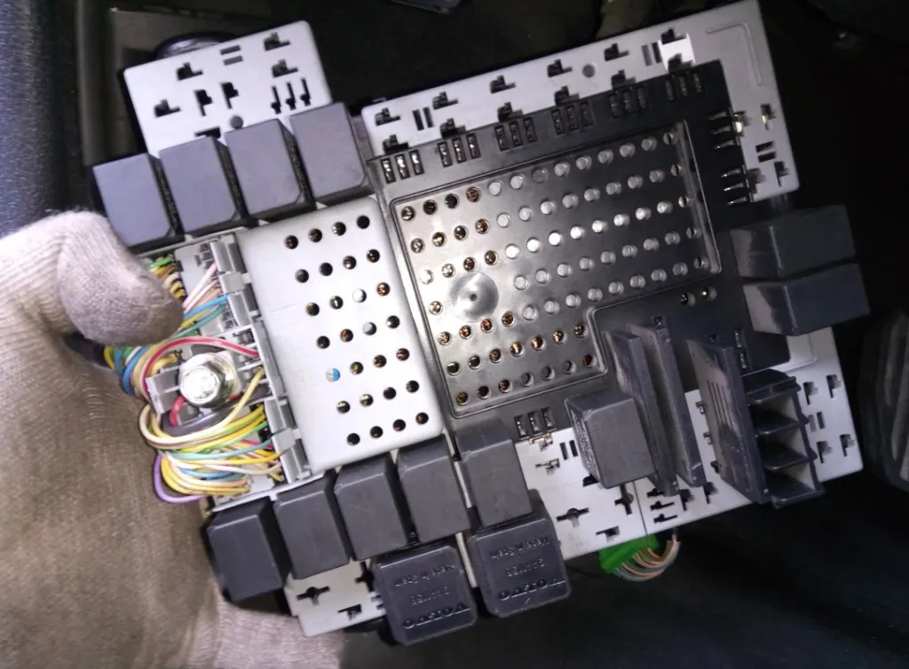 Центральный электронный модуль Вольво Блок CEM Volvo S60