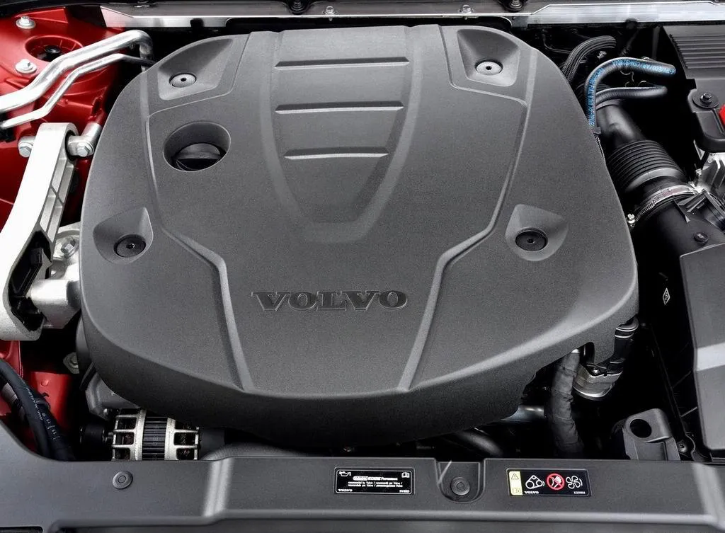 Под капотом Вольво В60 универсал Двигатель Volvo V60