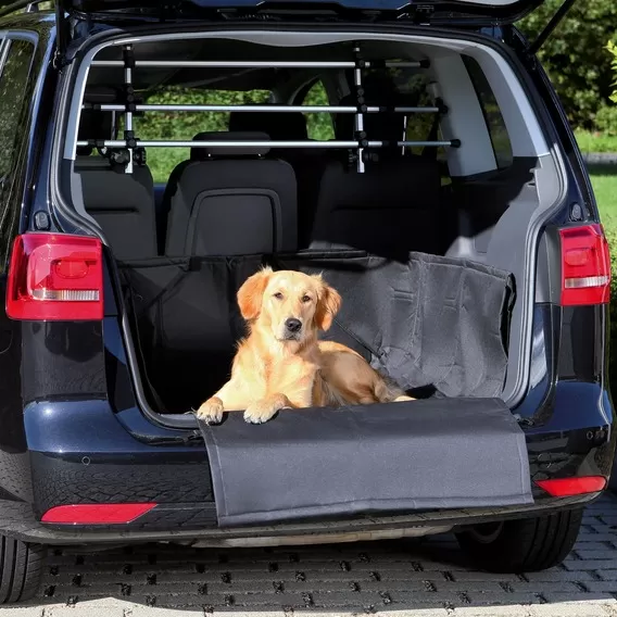 Специальная подстилка для собаки в багажник автомобиля