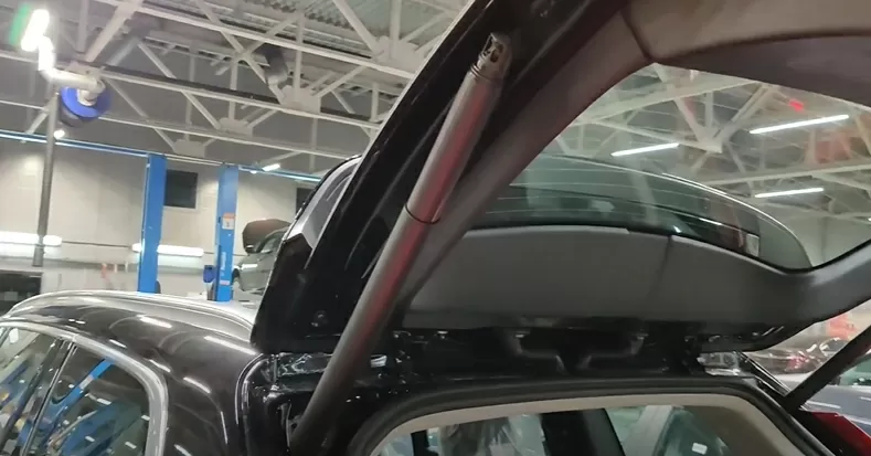 Штоки электропривода двери багажника Volvo XC90