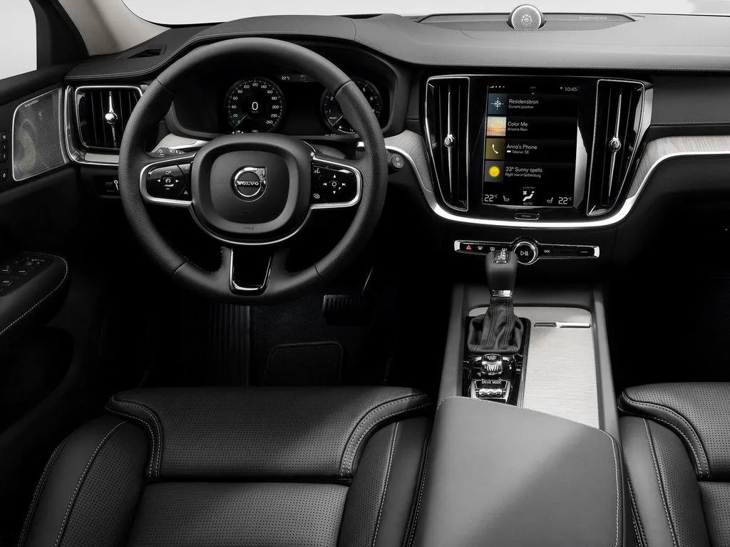 Водительское место Вольво В60 Дизайн в салоне Volvo V60