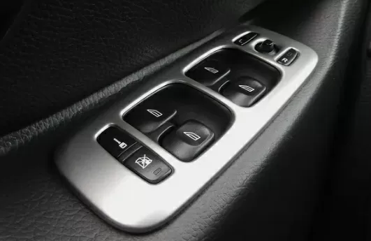 Кнопки центрального замка водительской двери Volvo XC90
